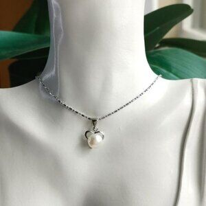 White Pearl Heart pendant necklace 🆕 Gift For Her